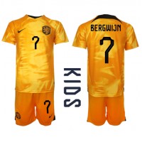 Camisa de time de futebol Holanda Steven Bergwijn #7 Replicas 1º Equipamento Infantil Mundo 2022 Manga Curta (+ Calças curtas)